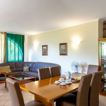 Villa Vparaskevi *
