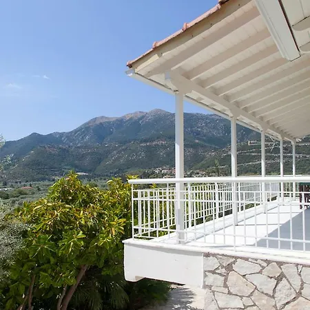 Vparaskevi Nydri (Lefkada)